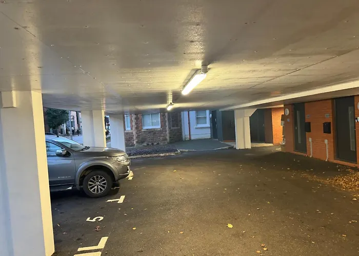 The Duplex At Sophia Mews With Free Parking