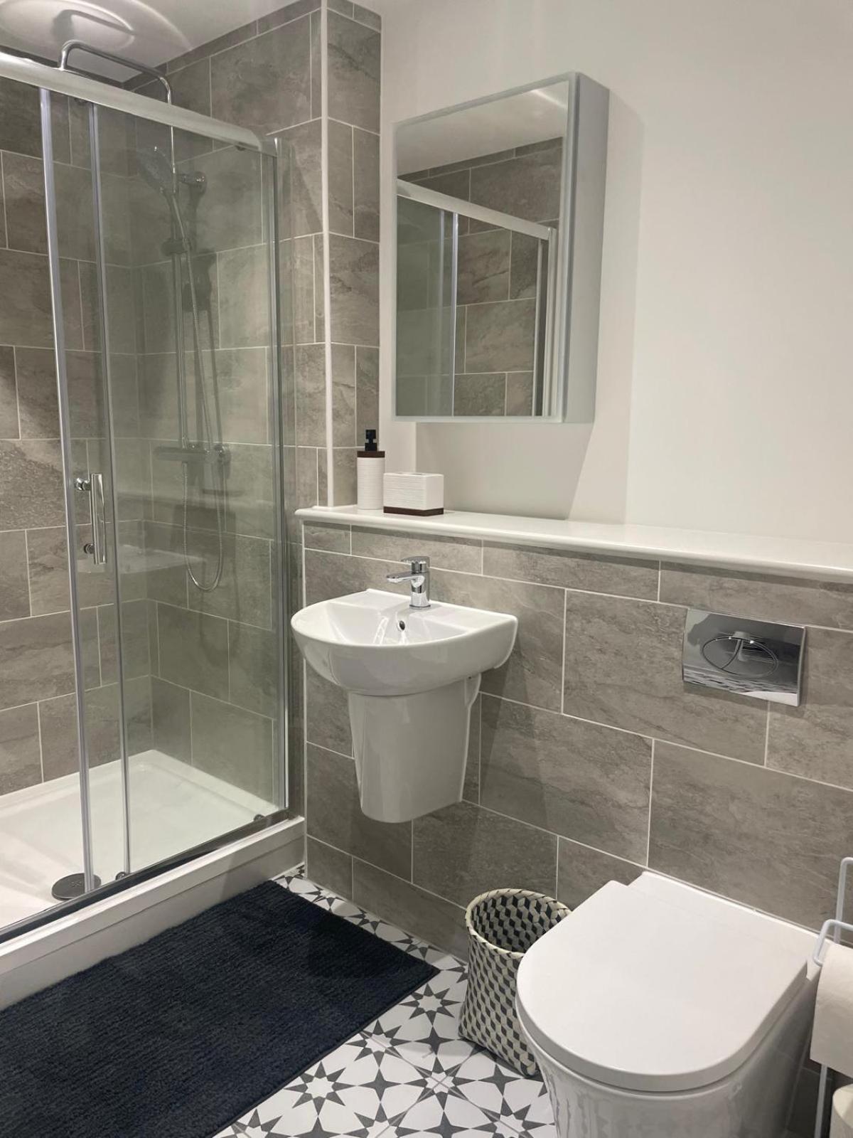 The Duplex At Sophia Mews With Free Parking Apartment *